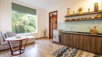 Khu bếp tại villa