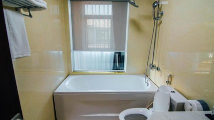 Phòng tắm được trang bị đầy đủ tiện nghi