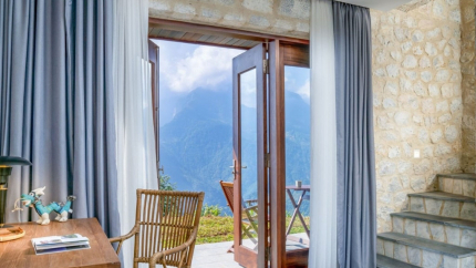 Phòng Deluxe Suite Bungalow Tại Topas Ecolodge Sapa Resort