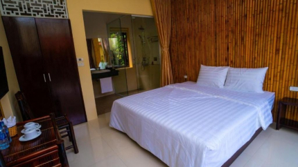 Phòng 1 Giường Đôi Lớn Nhìn Ra Vườn Trang An Retreat Resort
