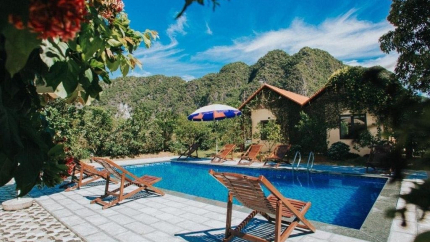 Thư Giãn Với Bể Bơi Ngoài Trời Trang An Retreat Resort 3*