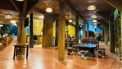 Không gian nhà hàng cổ điển