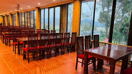 Nhà hàng trong khách sạn