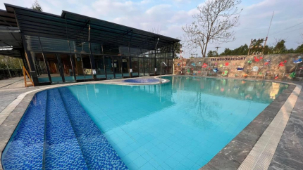 Khu tắm khoáng nóng