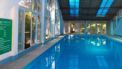 Bể bơi bốn mùa trong nhà