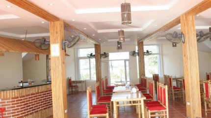 Không gian ăn uống tại Resort Tre Nguồn Thiên Cầm