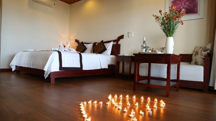 Phòng lát gỗ gợi lên sự sang trọng