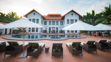 Hồ bơi ngoài trời tại resort