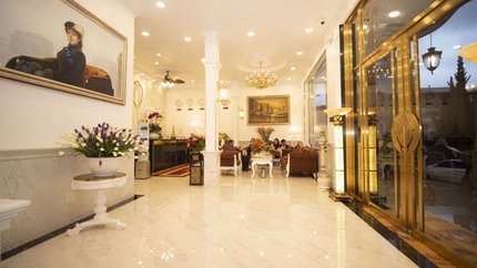 Sảnh khách sạn rộng rãi