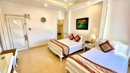 Deluxe Triple Room Tulip Hotel 1