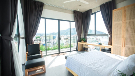 Deluxe Double Bed With Balcony