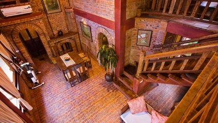 Villa chia làm 2 tầng vô cùng thoáng mát