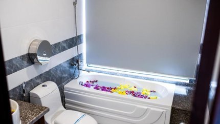 Phòng tắm sạch sẽ hiện đại