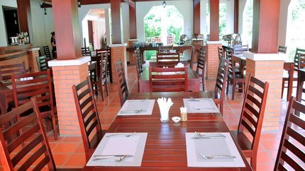 Nhà hàng phục vụ nhiệt tình