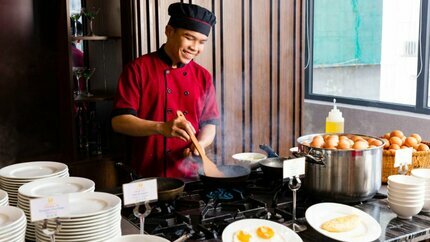 Đầu bếp chuyên nghiệp, thân thiện