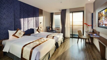 Premier Deluxe city view with balcony