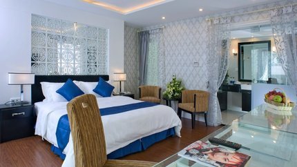 Phòng Honeymoon Suite with City View