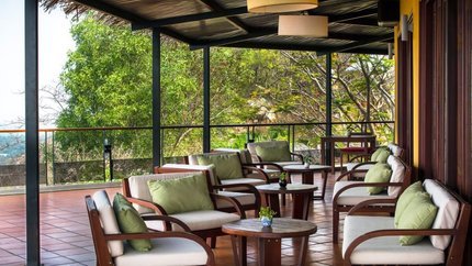 Không gian bar mở