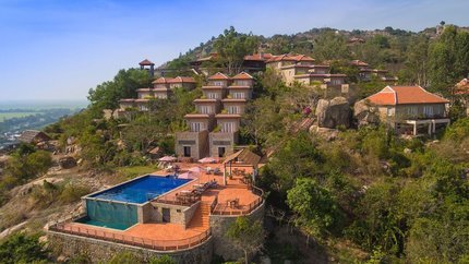 Toàn cảnh Victoria Núi Sam Lodge