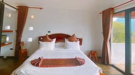 Giường ngủ rộng rãi, tạo cảm giác dễ chịu