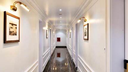 Hành lang Việt Four Seasons Hotel