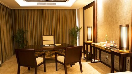 Không gian bàn ghế riêng tư