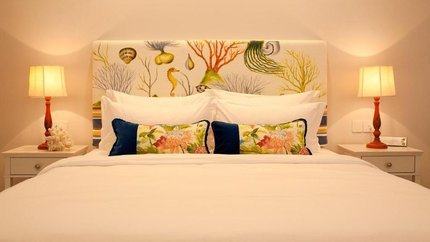 Giường ngủ lớn, thiết kế phòng đơn giản