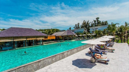 Hồ bơi Villas Del Sol Beach Villas & Spa