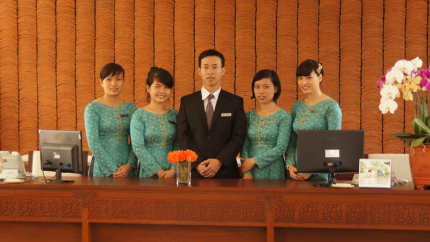 Quầy lễ tân
