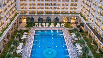 Bể bơi ngoài trời siêu chill