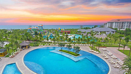 Hồ bơi có diện tích đến 1.500m2