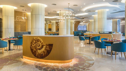 Không gian nhà hàng sang trọng