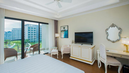 Phòng được bài trí đầy đủ tiện nghi