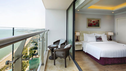 Ban công lớn hướng biển Nha Trang