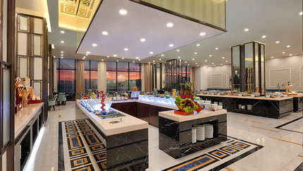 Quầy buffet với thực đơn chuẩn 5*