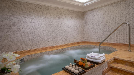 Bồn tắm tạo sóng