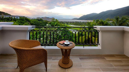 Ban công rộng lớn tại khu biệt thự