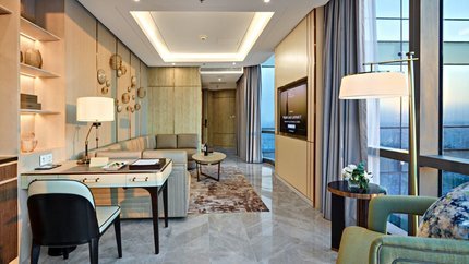 Phòng khách rộng rãi của phòng Executive Suite