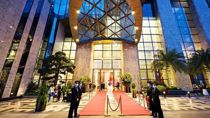 Không gian lộng lẫy khi lên đèn