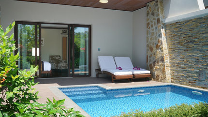 Bể bơi Premier Pool side Villa
