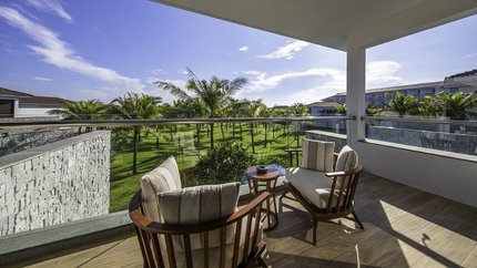Ban công villa 3 Bedroom Ocean Vinpearl Resort Hội An 5