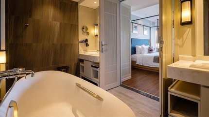 Bồn tắm sang chảnh của villa 4 Bedroom