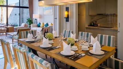 Không gian phòng bếp Villa 4 Bedroom