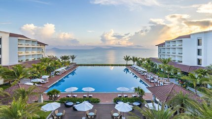 Khuôn viên khu nghỉ dưỡng