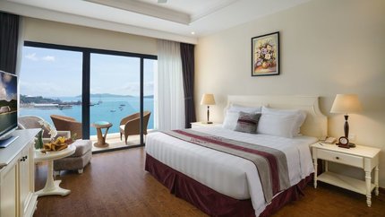 Phòng Deluxe King Ocean View