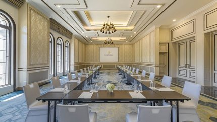 Phòng hội họp được thiết kế thanh lịch, hiện đại