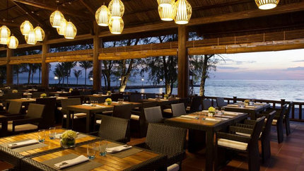 Nhà hàng Pepper nằm ngay sát biển