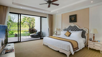 Phòng ngủ villa 4 Bedroom tầm nhìn hướng hồ