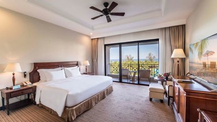 Phòng Deluxe King Ocean View