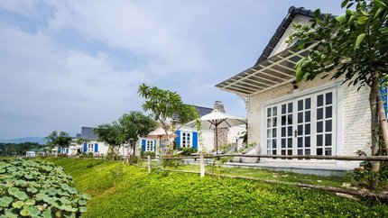 Lotus Bungalow với view hồ sen tuyệt đẹp
